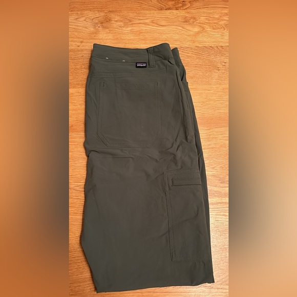 Never worn Patagonia ripstop pants - Picture 3 of 5